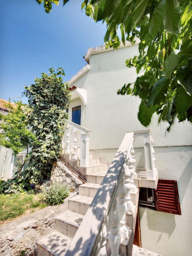 Apartmani Ela Prvić Luka Kültér fotó